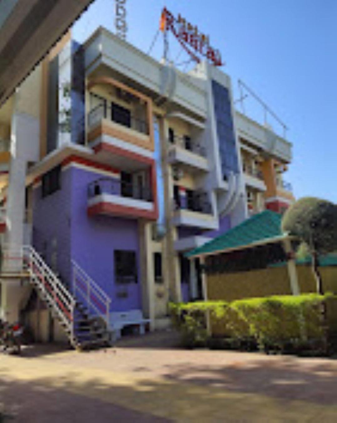 Hotel Rasraj , Dhūlia Exterior foto